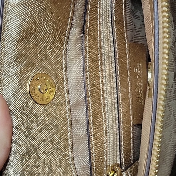 Michael Kors Metallic Golden Savannah Small Satchel with 🆕️MK Dust Bag - Picture 15 of 17